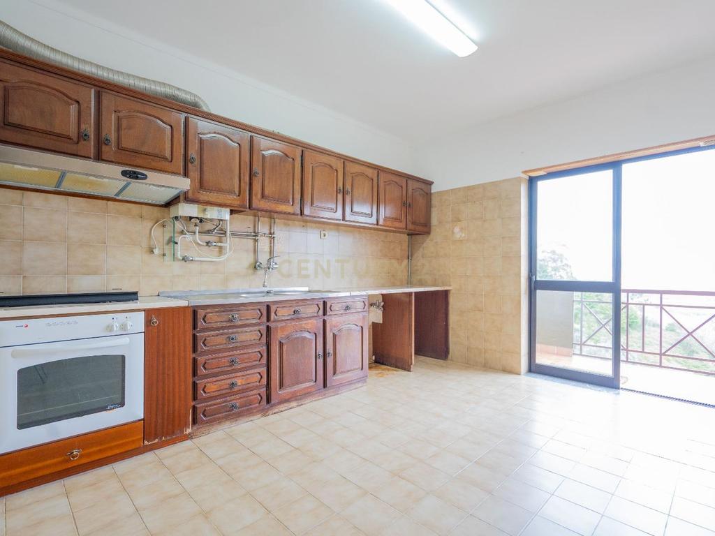 Apartamento T3 Duplex + Garagem em Coimbra - Image 2