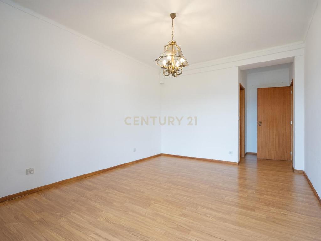 Apartamento T3 Duplex + Garagem em Coimbra - Image 25