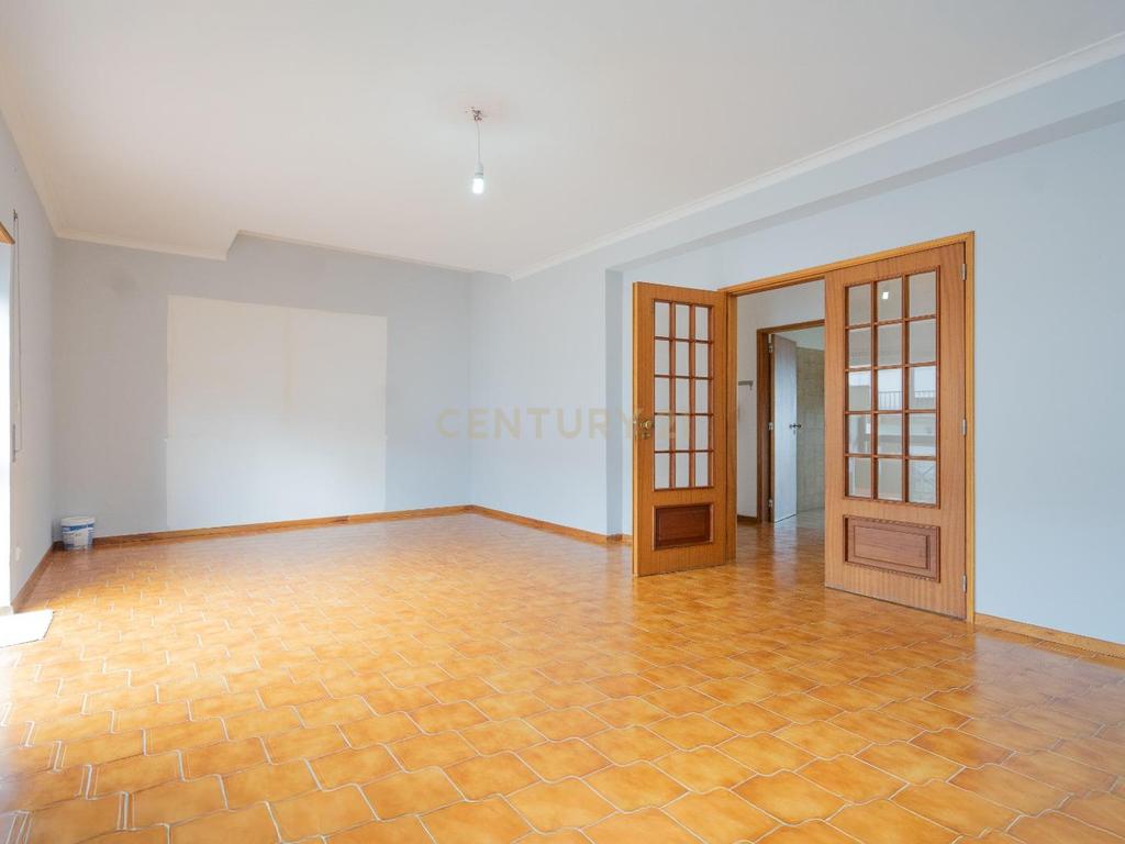 Apartamento T3 Duplex + Garagem em Coimbra - Image 7