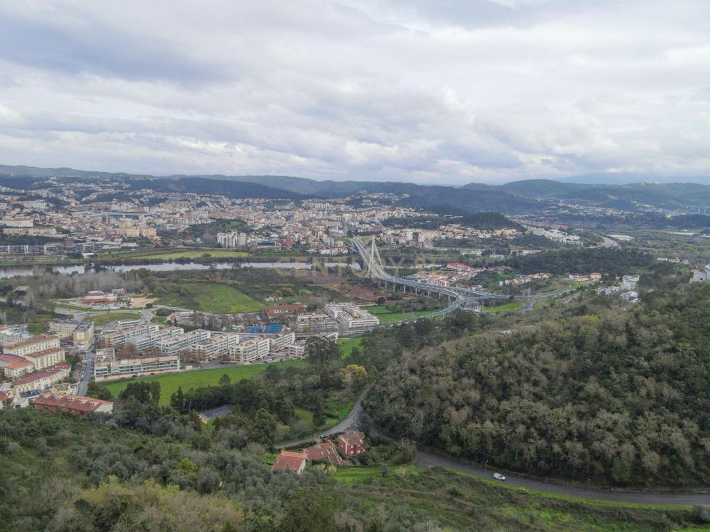 Apartamento T3 Duplex + Garagem em Coimbra - Image 43