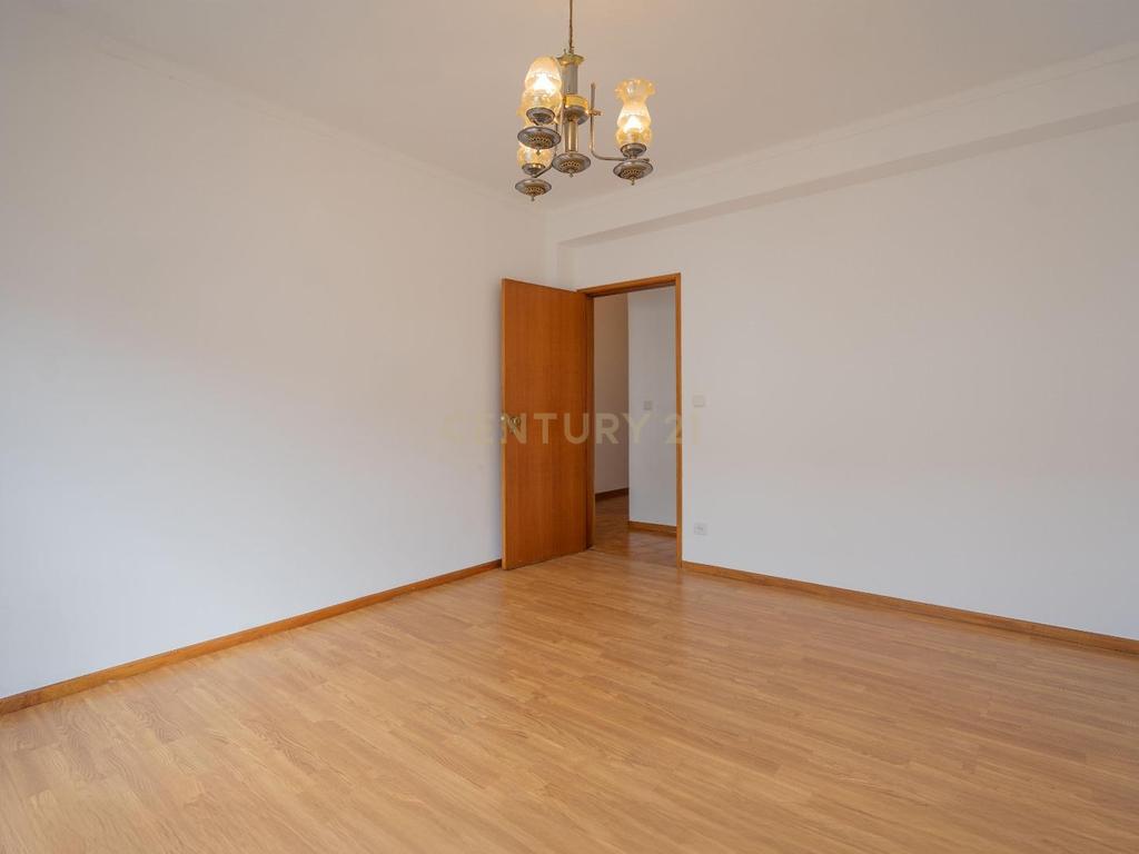 Apartamento T3 Duplex + Garagem em Coimbra - Image 27