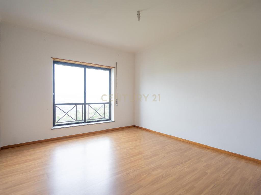 Apartamento T3 Duplex + Garagem em Coimbra - Image 33