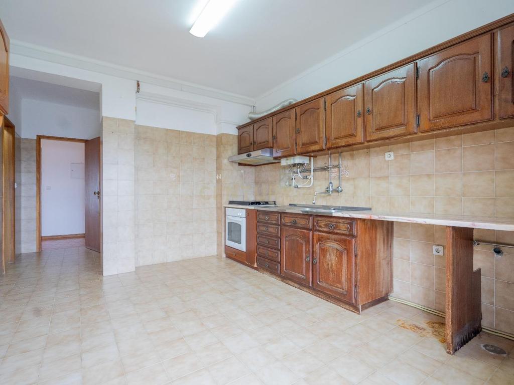 Apartamento T3 Duplex + Garagem em Coimbra - Image 12