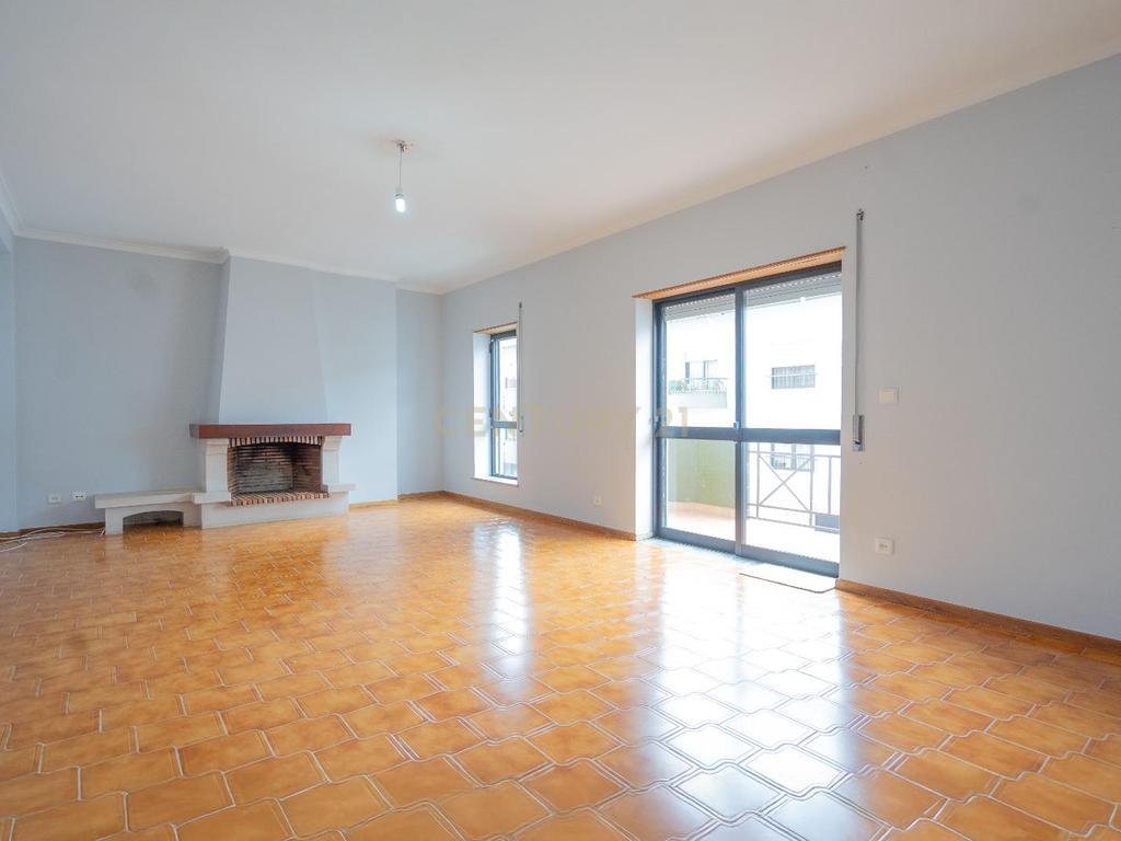 Apartamento T3 Duplex + Garagem em Coimbra - Image 9