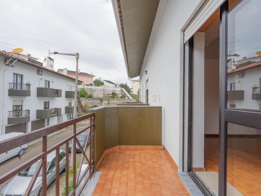 Apartamento T3 Duplex + Garagem em Coimbra - Image 10