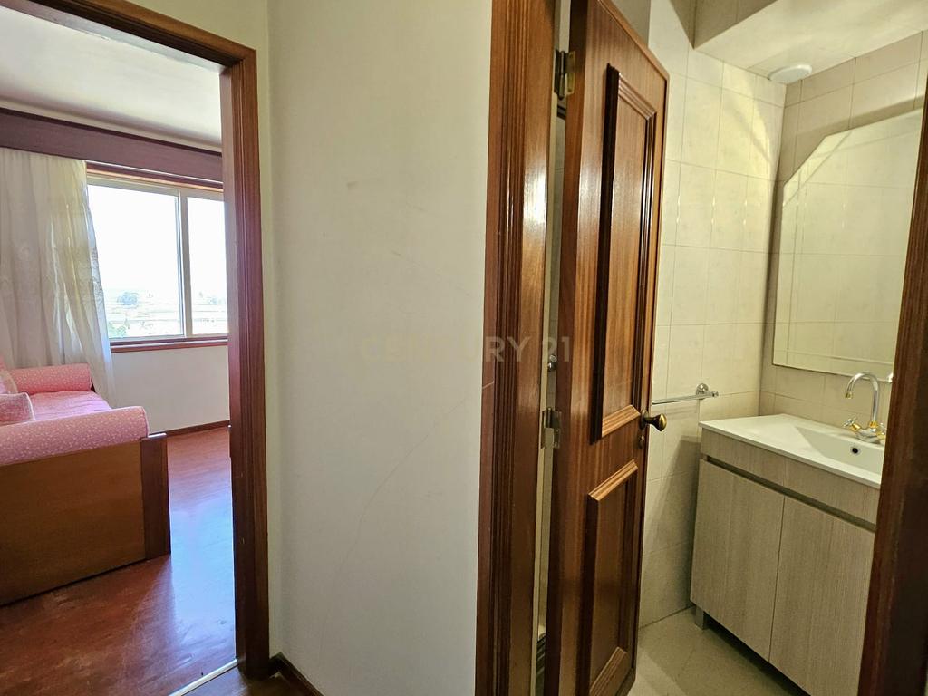 🏡 APARTAMENTO T4 NO CENTRO DE AVEIRO | GARAGEM FECHADA PARA 2 CARROS - Image 18