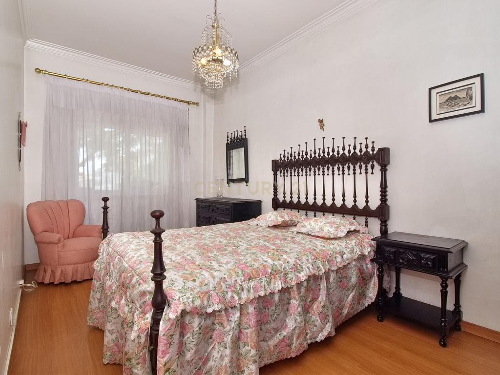 Apartamento T3 com 2 casas de banho em Barcarena – Pronto a habitar - Image 7
