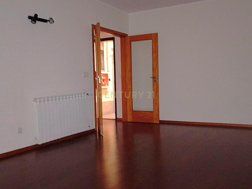 T2 no Empreendimento da Quinta da Seara - Image 15