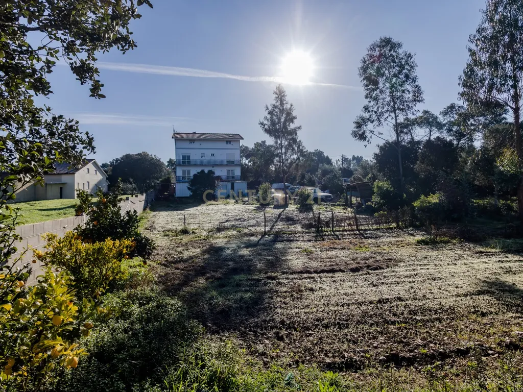 Moradia multifamiliar com rendimento imediato | 2.000 m² de terreno | A apenas 4,5 km de Fátima - Image 14