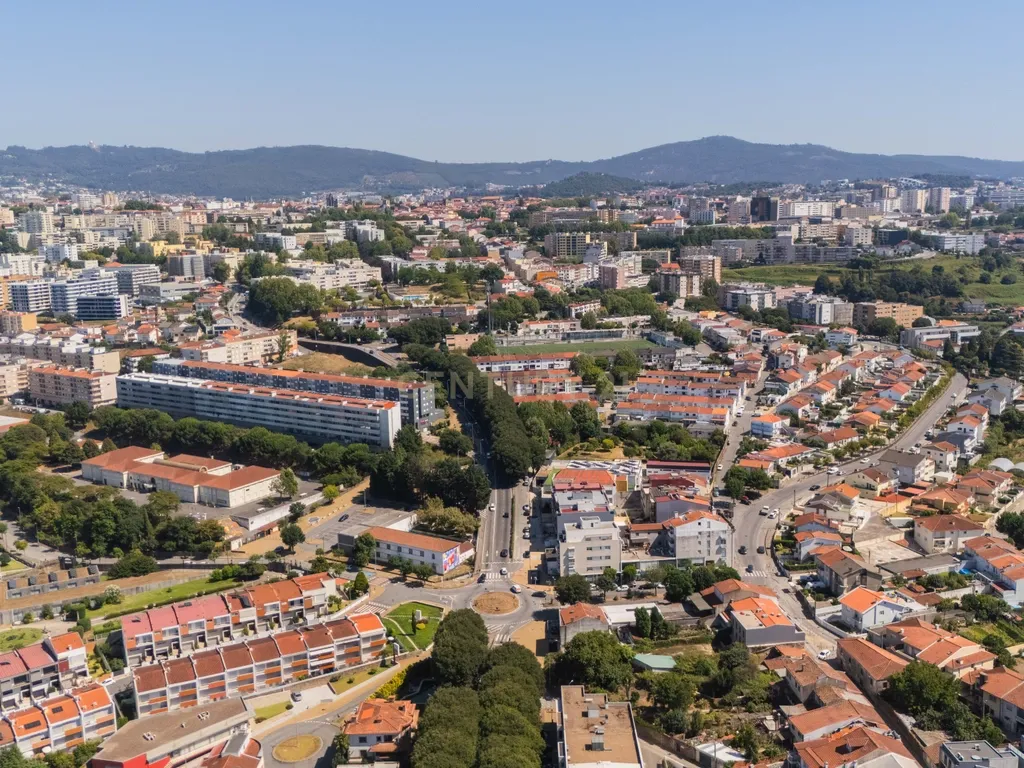 T1 Novo com Varanda e Churrasqueira | Real, Braga - Image 5