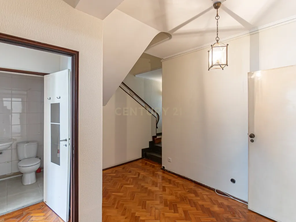 Andar Moradia T5 – Antas, Avenida Fernão de Magalhães – Porto - Image 7
