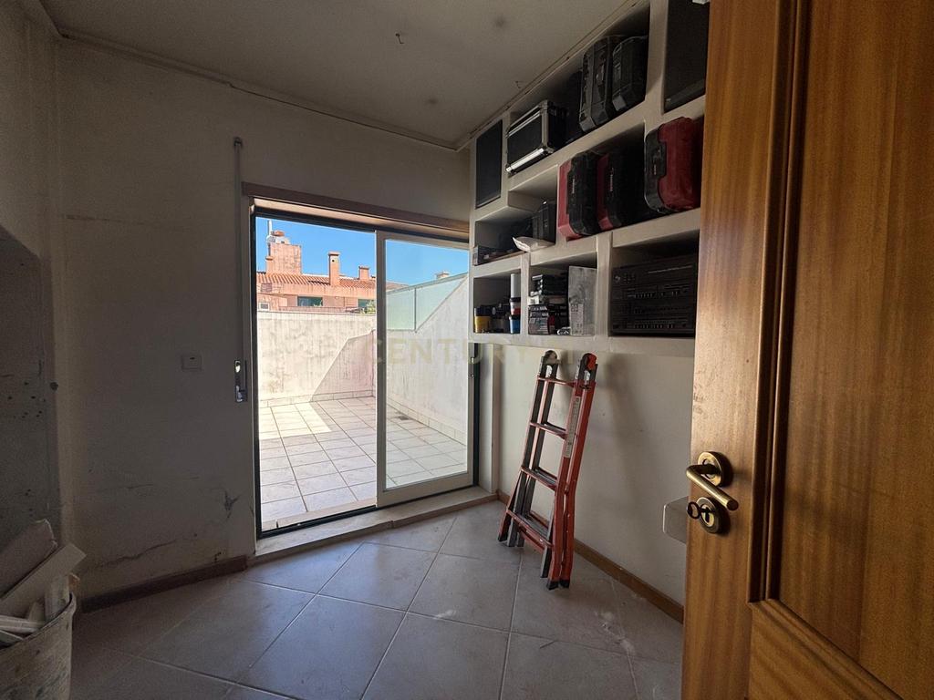 Apartamento T3 + Sótão | Entroncamento - Image 24