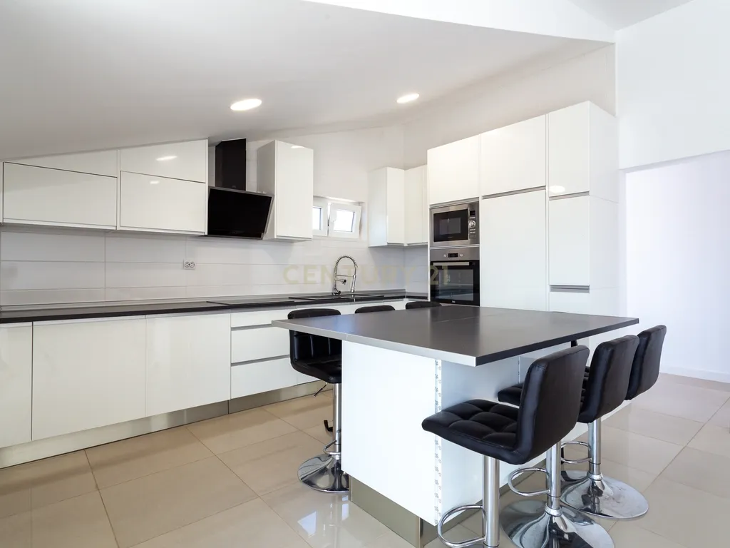 Penthouse T3 com vista mar e serra - Cascais - Image 9