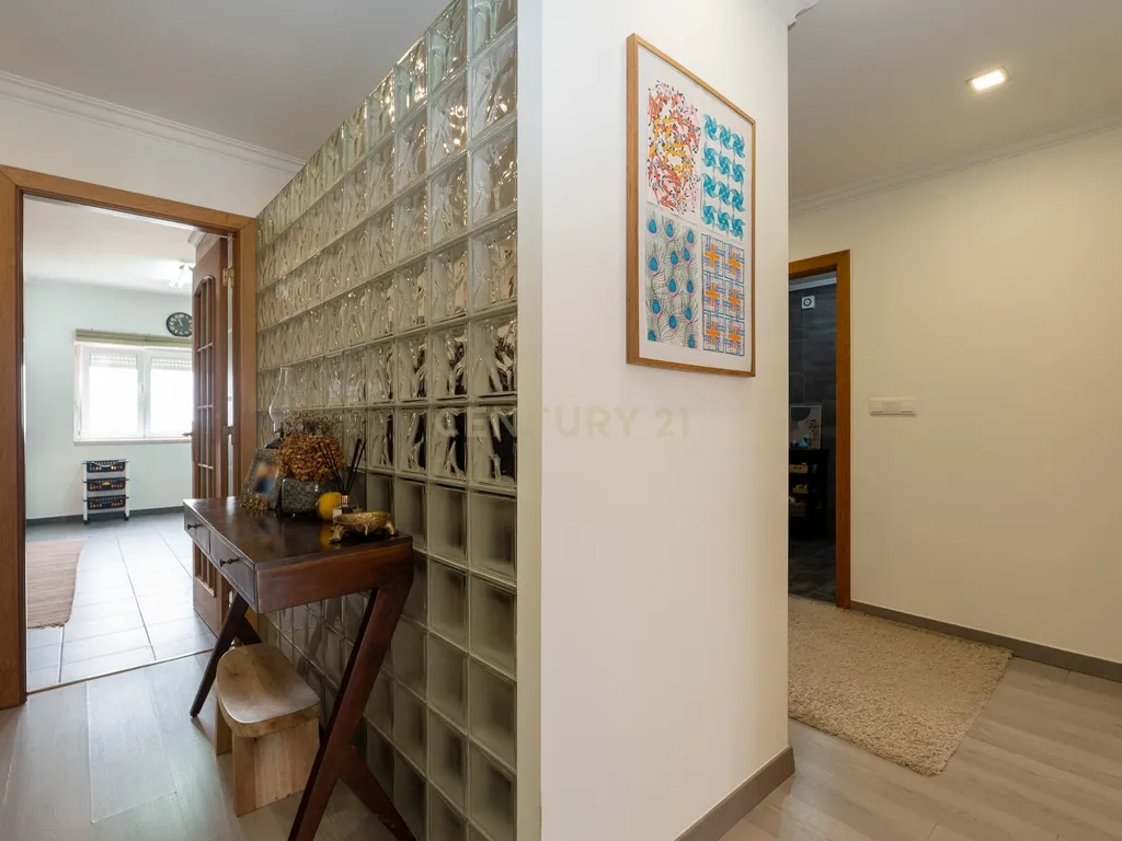 * ESPECTACULAR APARTAMENTO NO CENTRO DE MAFRA, COM VARANDA E PARQUEAMENTO * - Image 21