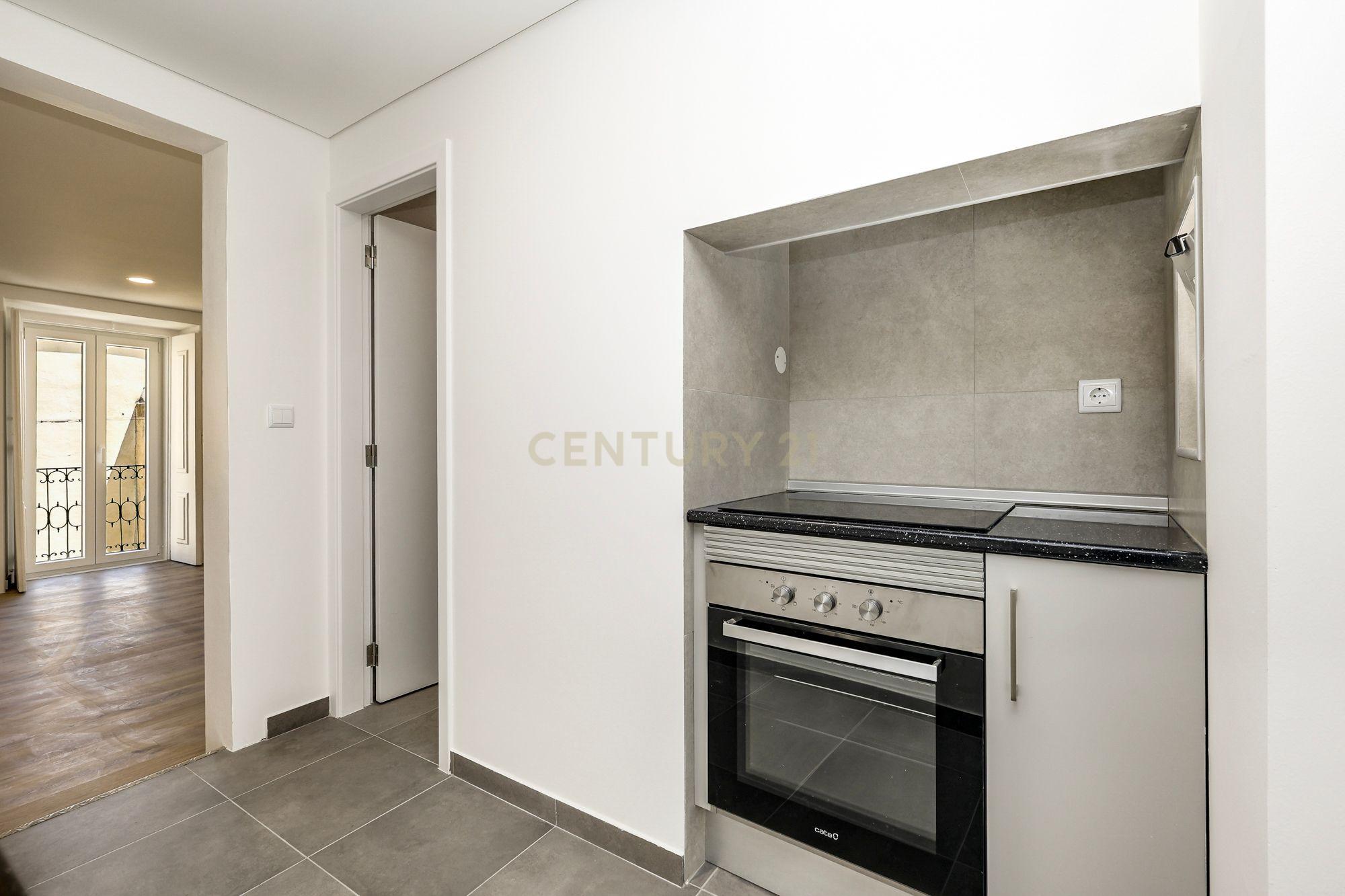 Fotografia 12 de Apartamento T1+1 totalmente remodelado, próximo da Assembleia da República