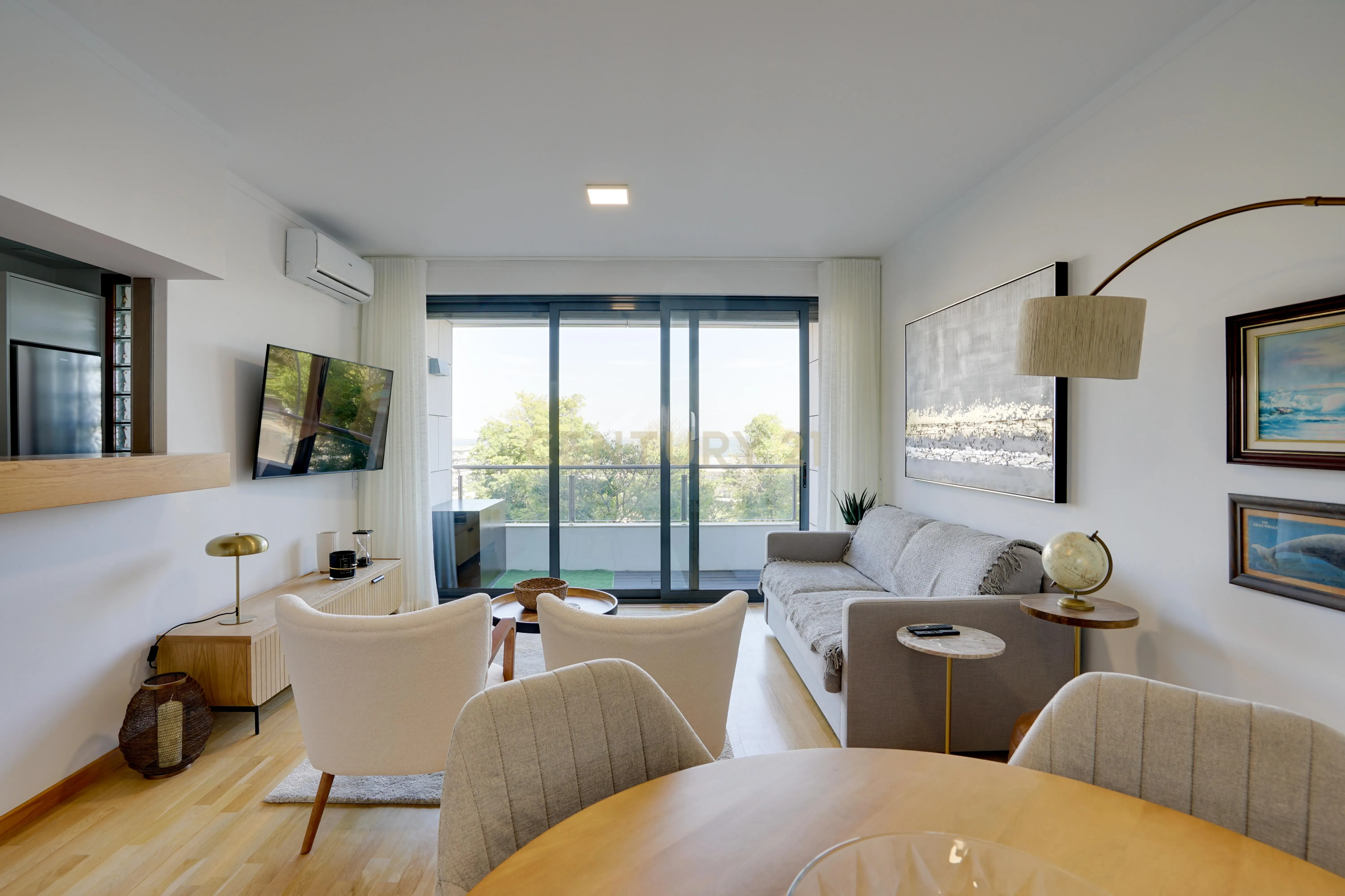 Apartamento T1 com Vista Panorâmica sobre o Rio Tejo – Parque das Nações, Lisboa - Image 2