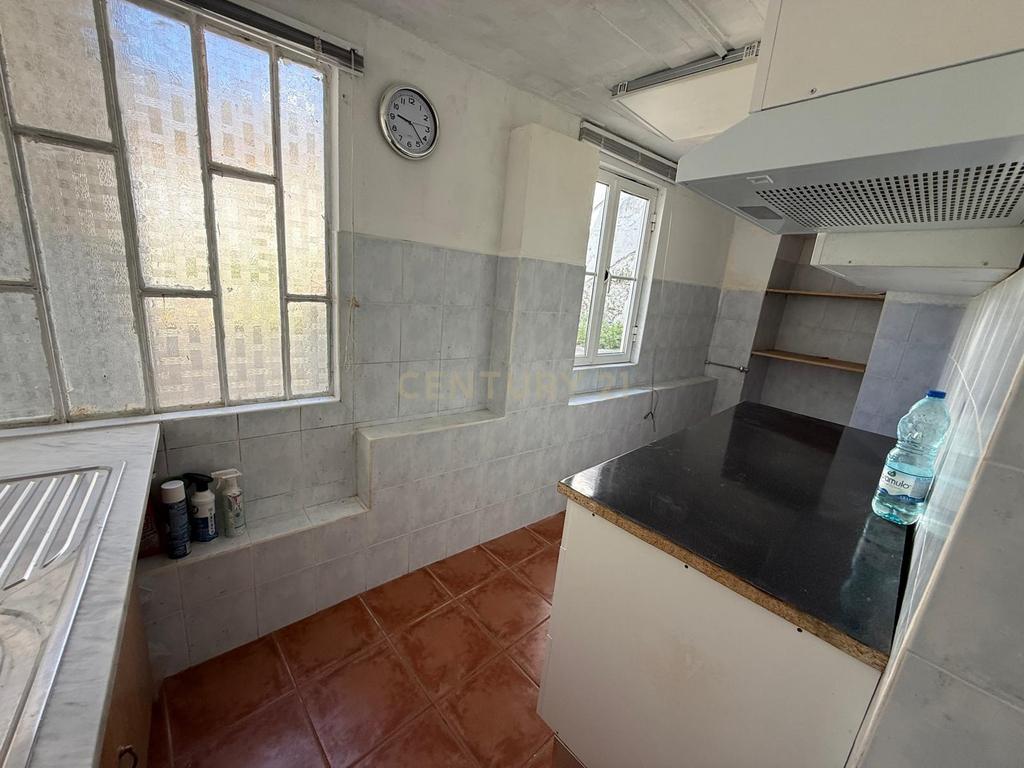 Moradia T9 com 3 pisos em Sardoal – Excelente Oportunidade de Investimento - Image 7