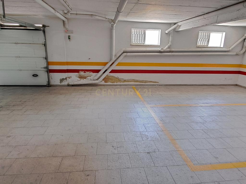 Apartamento T2 com arrecadação e lugar de garagem no Montijo. - Image 15