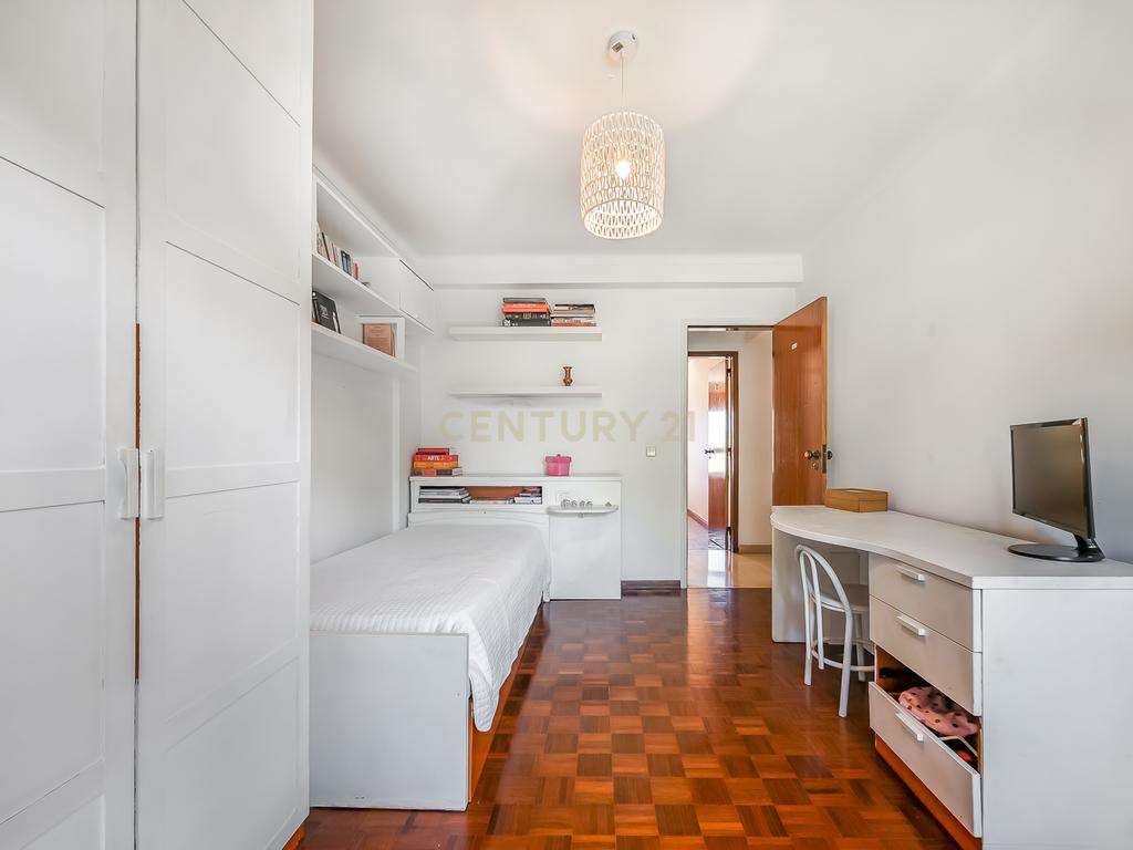 Apartamento T2 nos Olivais Sul - Image 17