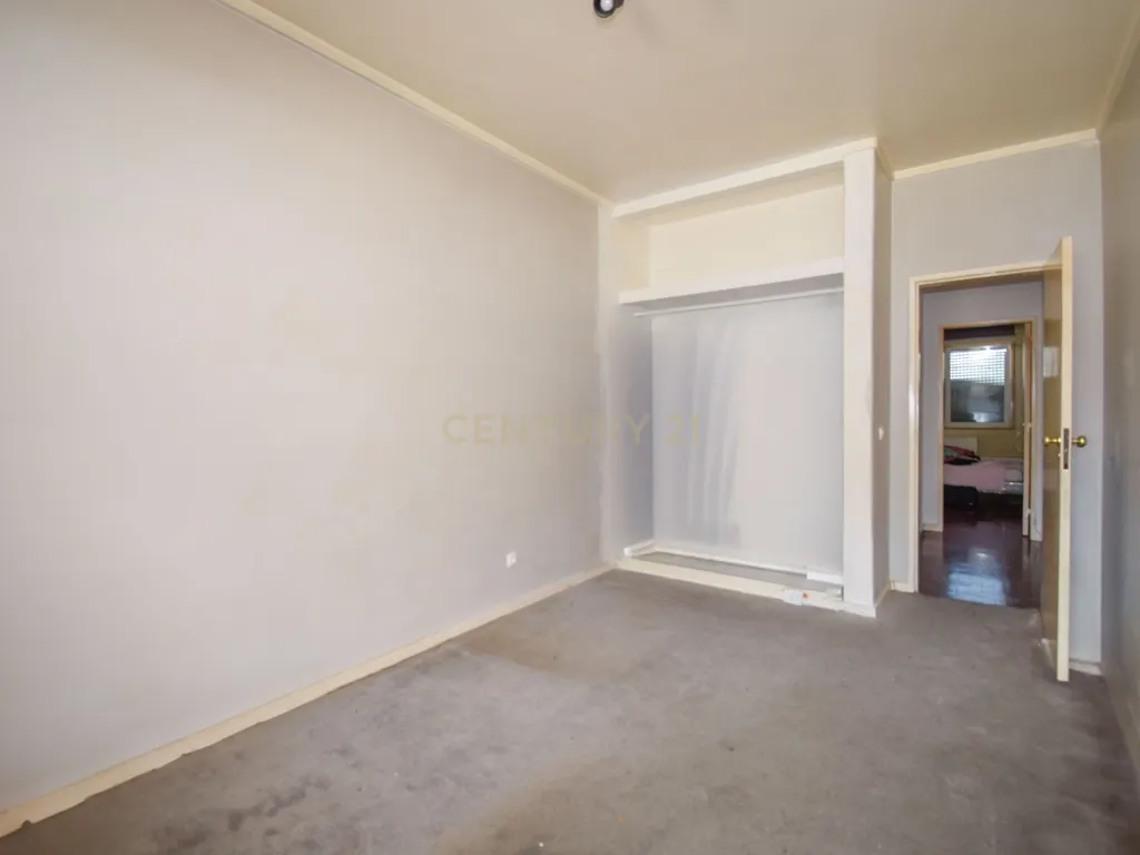 T3 em Alfragide com 125 m² – Oportunidade para Remodelação com Potencial - Image 20