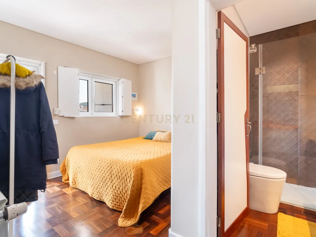 Apartamento T3+1 com logradouro e estacionamento privativos e sótão independente rentabilizado – Bairro Norton de Matos - Coimbra - Image 14