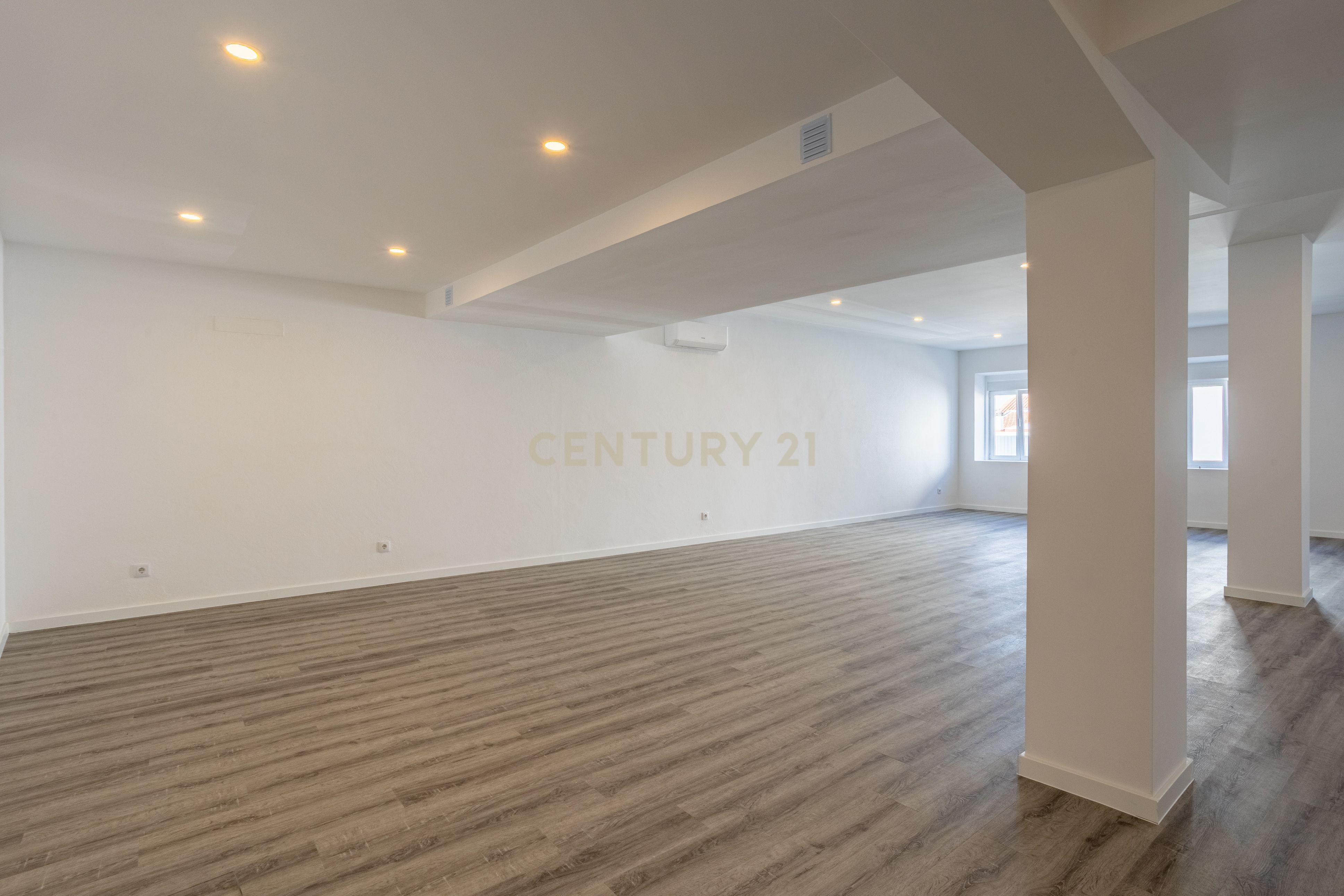 Fotografia 8 de Loja/Espaço Comercial Renovado a venda em Alcabideche, Cascais
