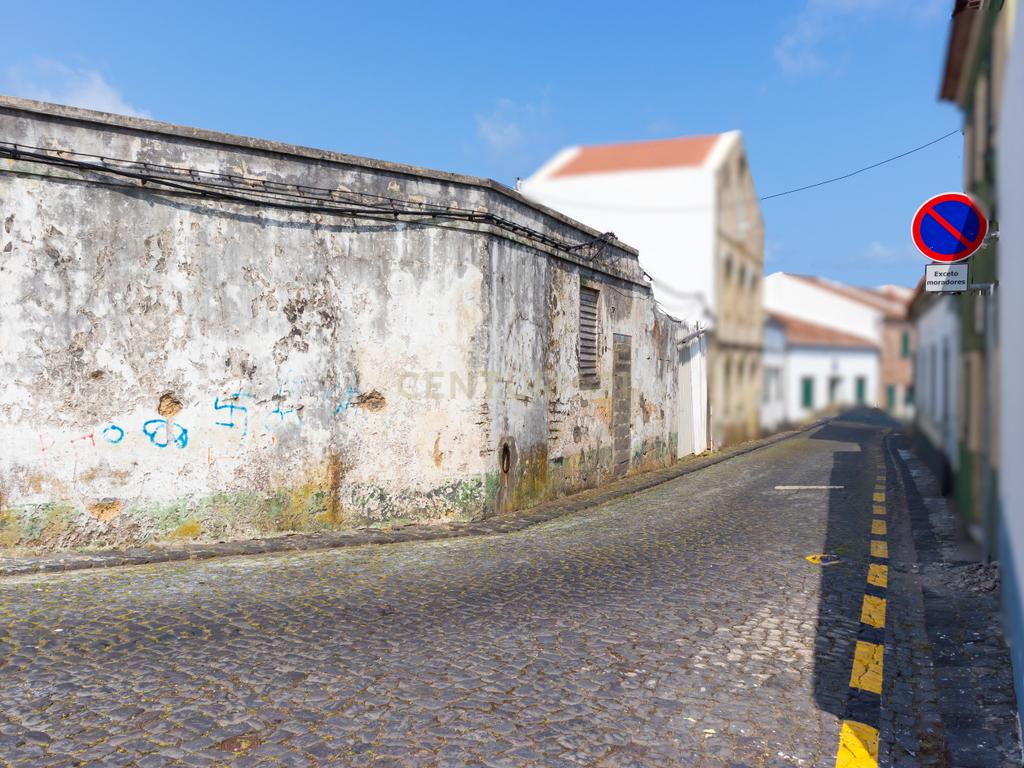 Oportunidade de Investimento - Ruína para Reabilitação no Centro da Ribeira Grande (Matriz) - Image 8