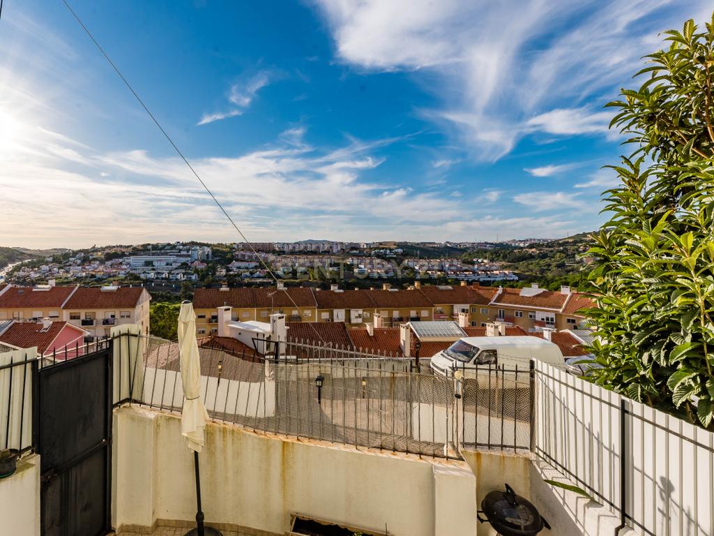 Apartamento T2 em Linda-a-Velha – Remodelado com Terraço e Excelente Localização - Image 21