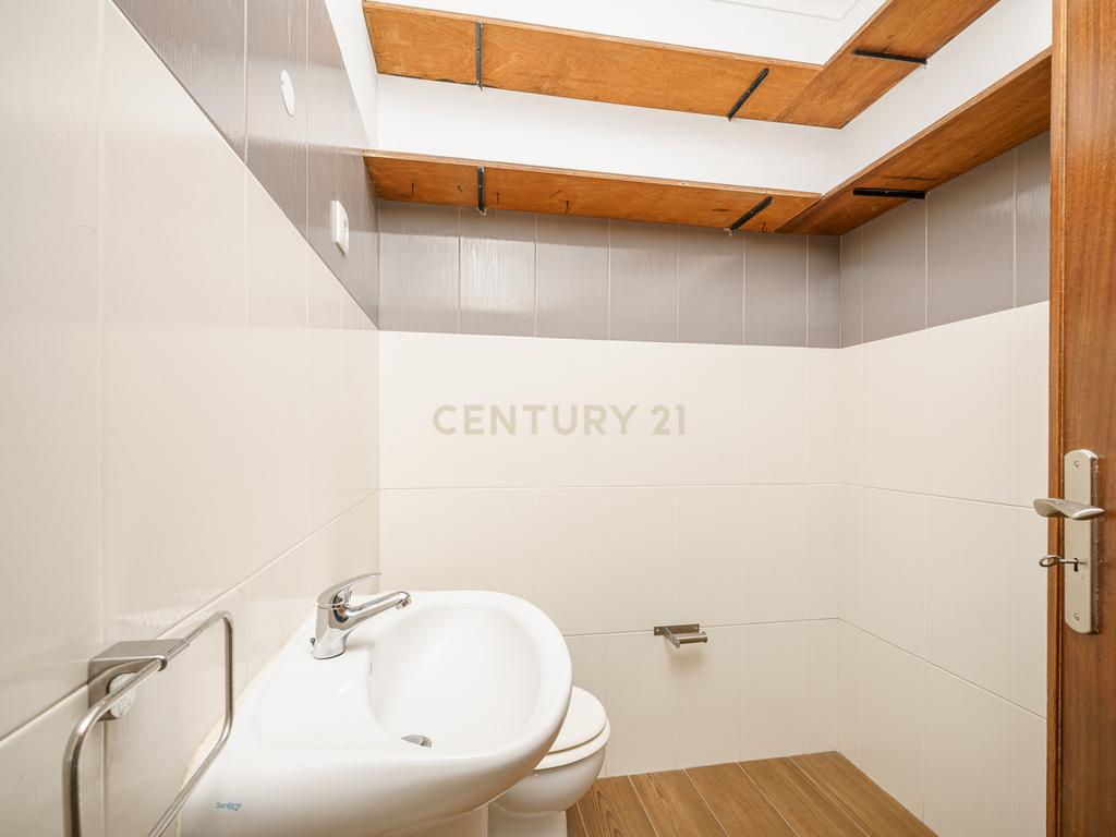 T3 Remodelado no Centro de Setúbal- Campo dos Arcos - Image 16