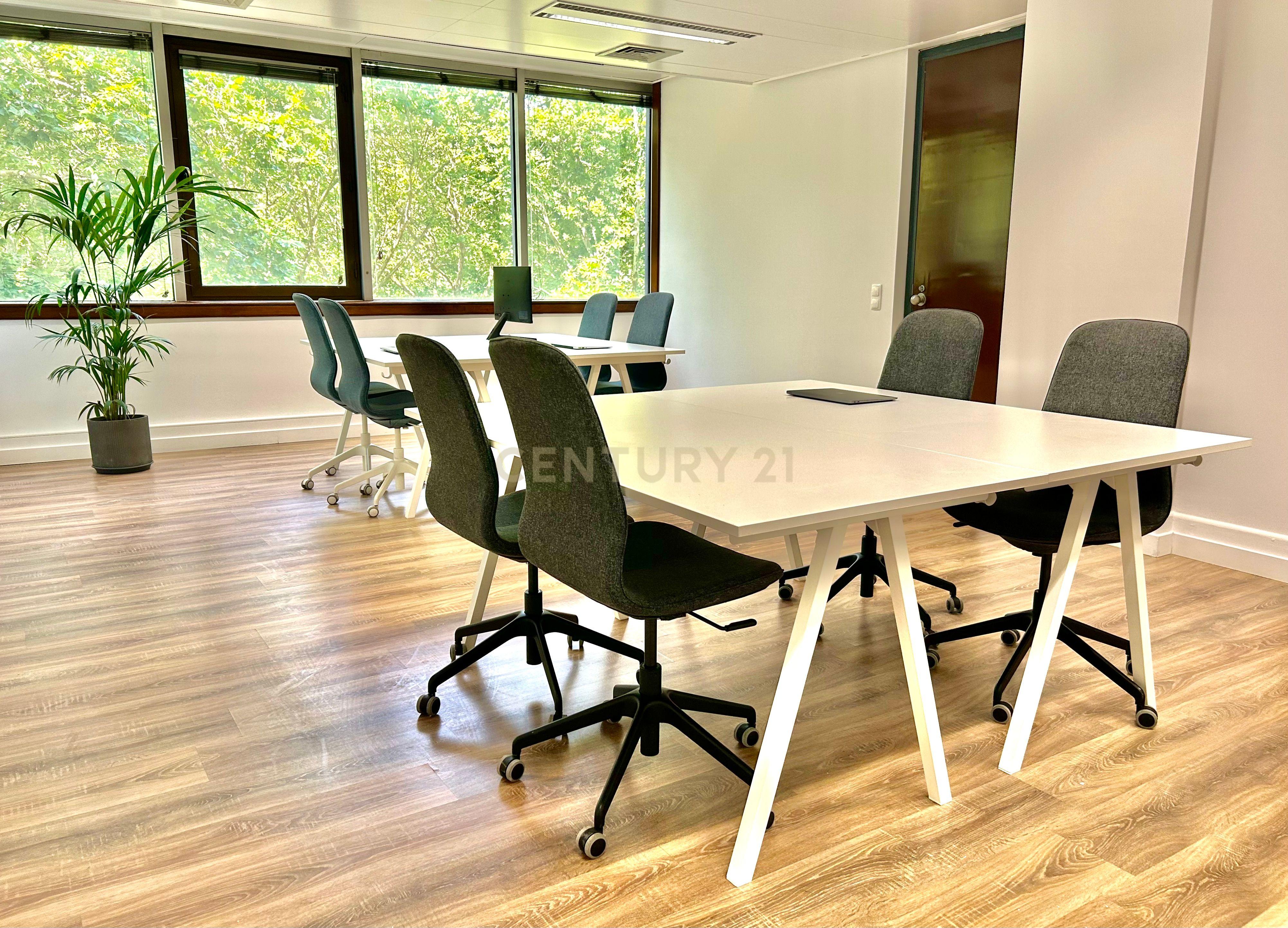 Salas de escritório para arrendamento na Av. da Liberdade, em Lisboa (entre os 13,2m2  e os 51m2 e com valores entre 1.050€ e os 2.550€/mês) - Image 3
