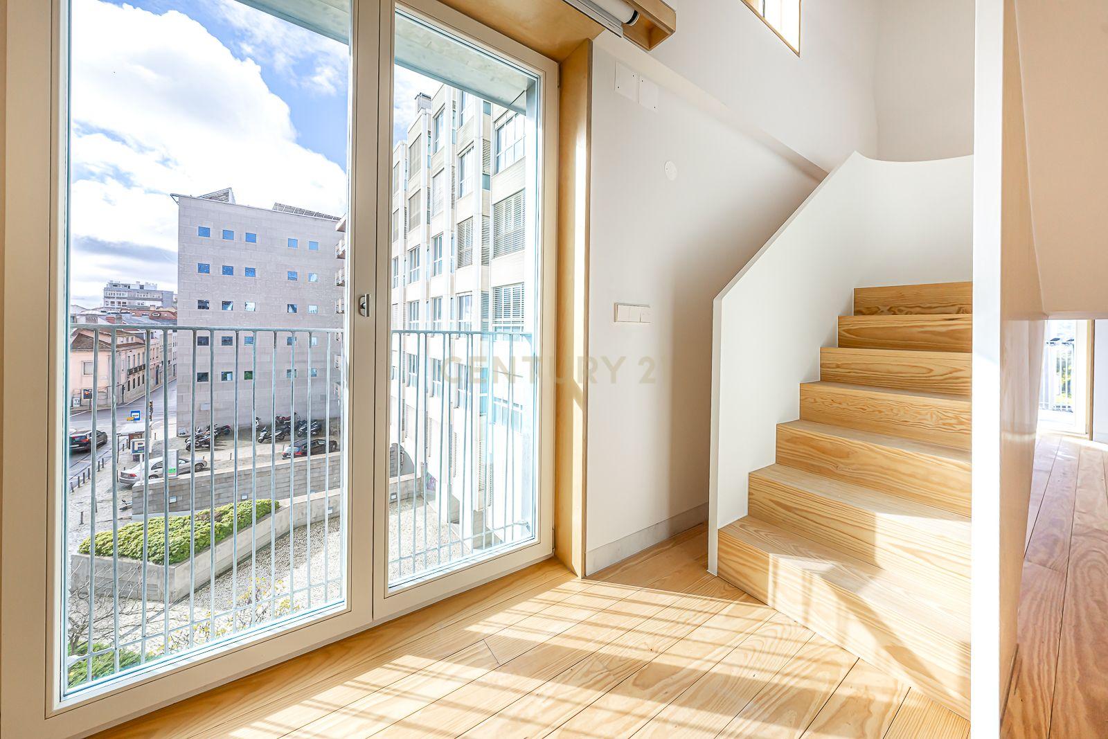 T1 Duplex de Luxo, com Terraço, em Campo de Ourique - Image 9