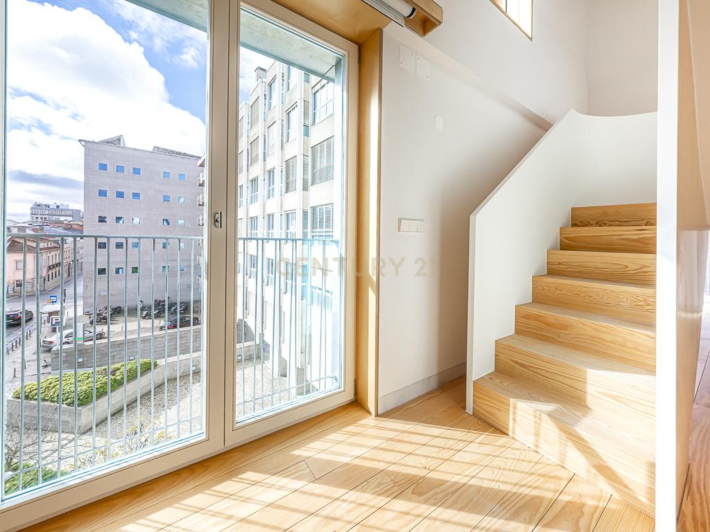 T1 Duplex de Luxo, com Terraço, em Campo de Ourique - Image 9