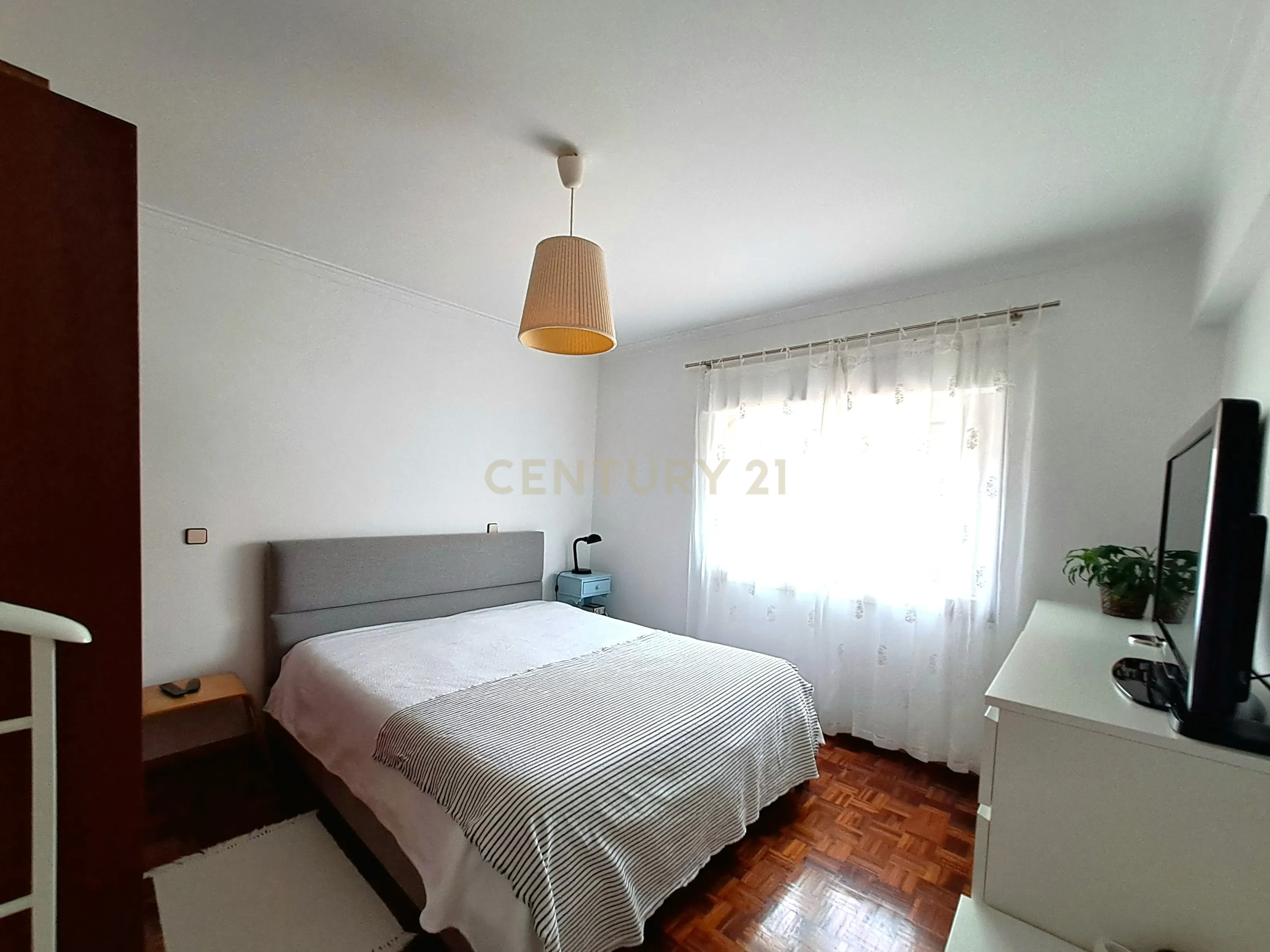 Apartamento T3+1 "duplex" em Pinheiro de Loures - Image 10