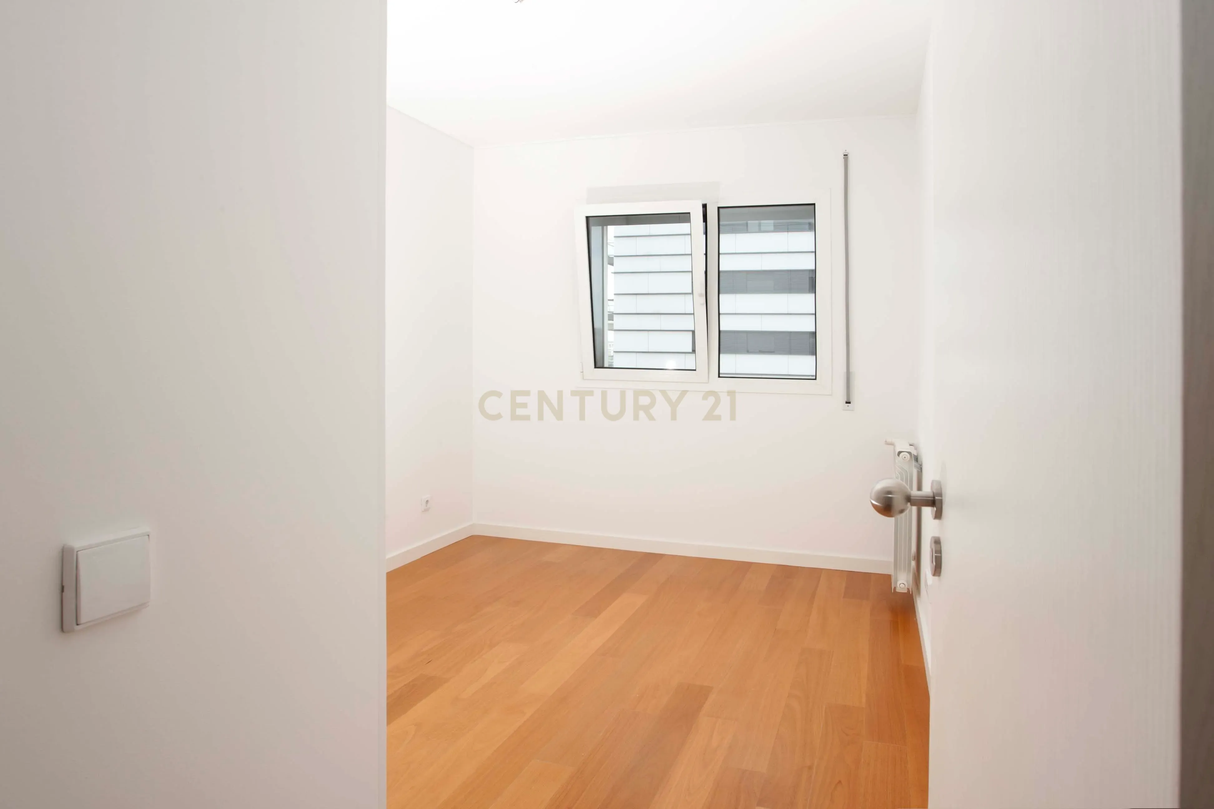 Apartamento T2 com Vista para o Mar em Lisboa - 1600€ - Image 11