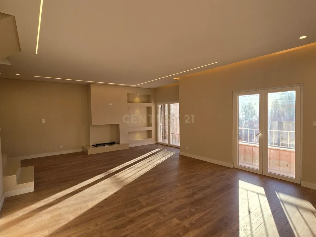 Luxuosa Penthouse Duplex T4+1 na Costa da Guia, em Cascais, com Vista Mar - Image 6