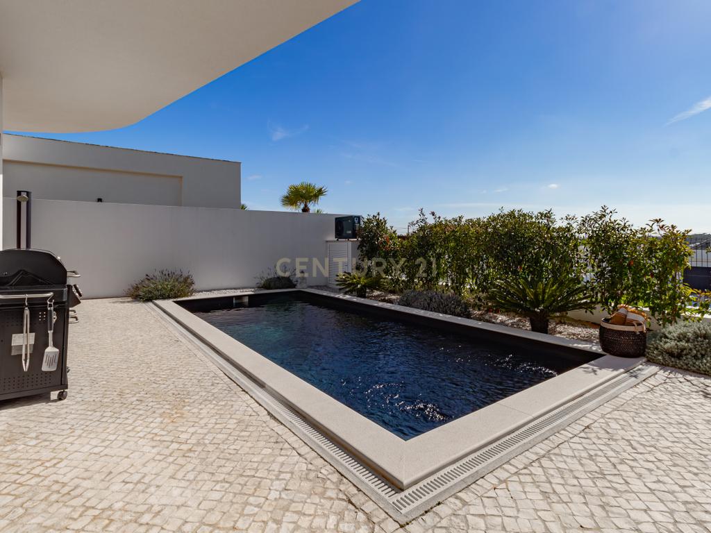 🏡 Moradia Térrea para Arrendamento – Nadadouro (Caldas da Rainha) - Image 31