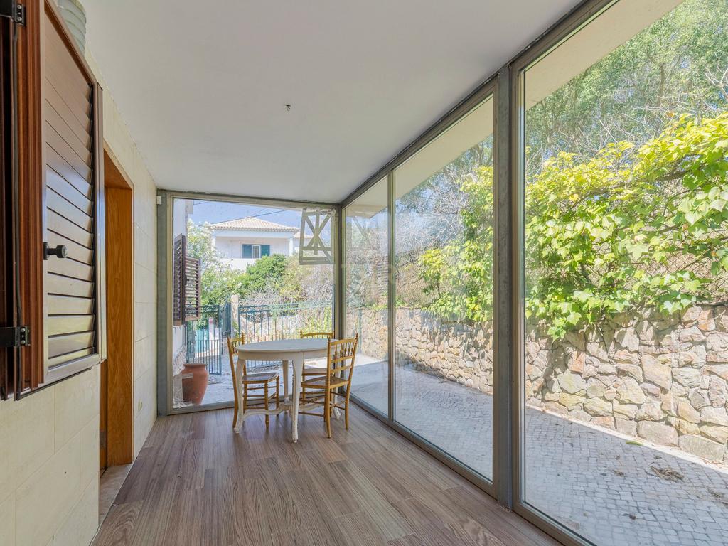 Moradia T4 Exclusiva com Piscina | Vista Serra da Arrábida | Setúbal - Image 4