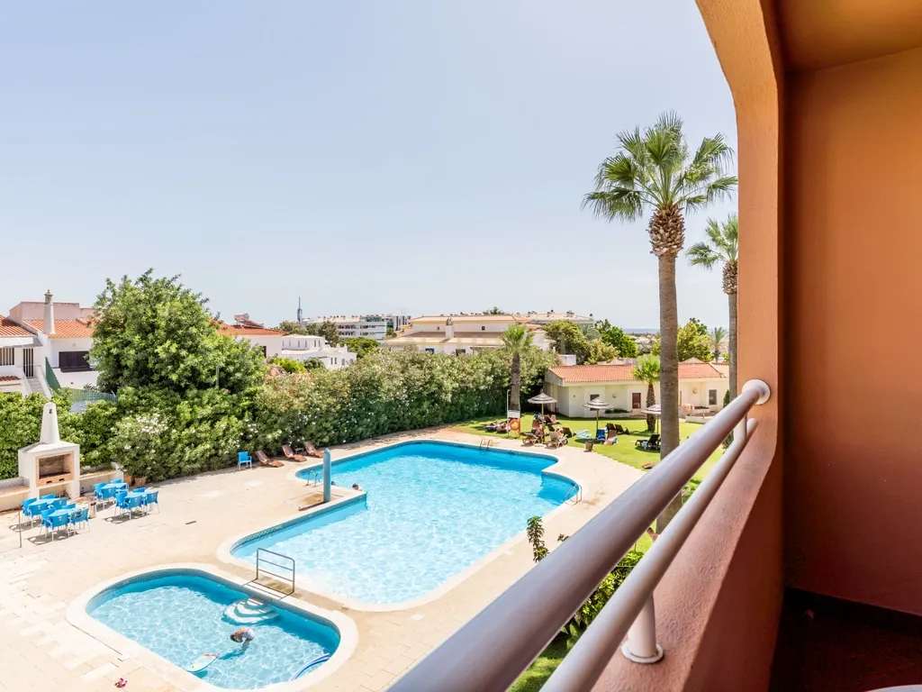 T1 com varanda virada para o jardim e piscina | Quinta da Bela Vista, Albufeira - Image 18