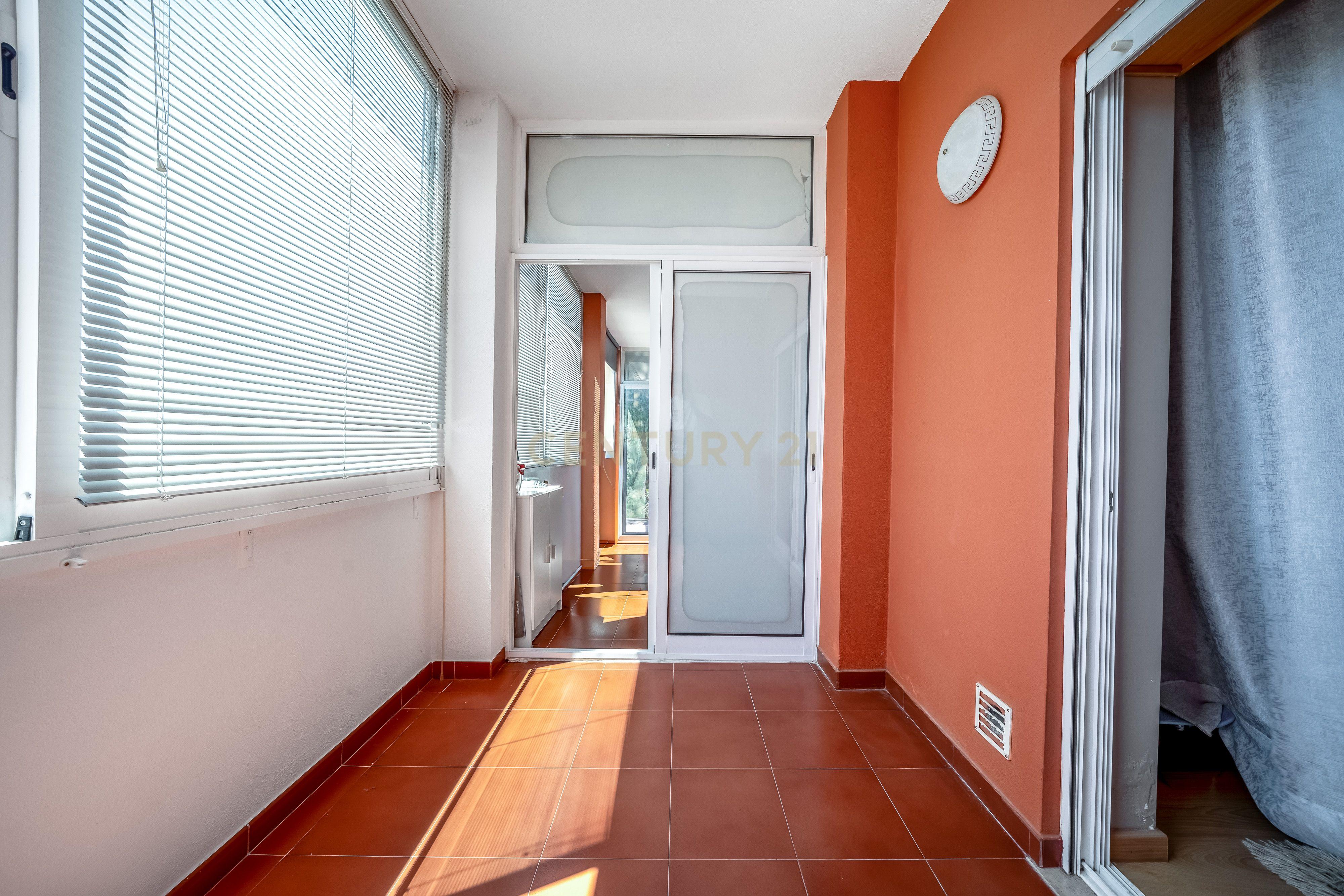 Fotografia 9 de Apartamento T3 no Centro de Portimão | Varanda, Vistas Desafogadas e Estacionamento Privativo