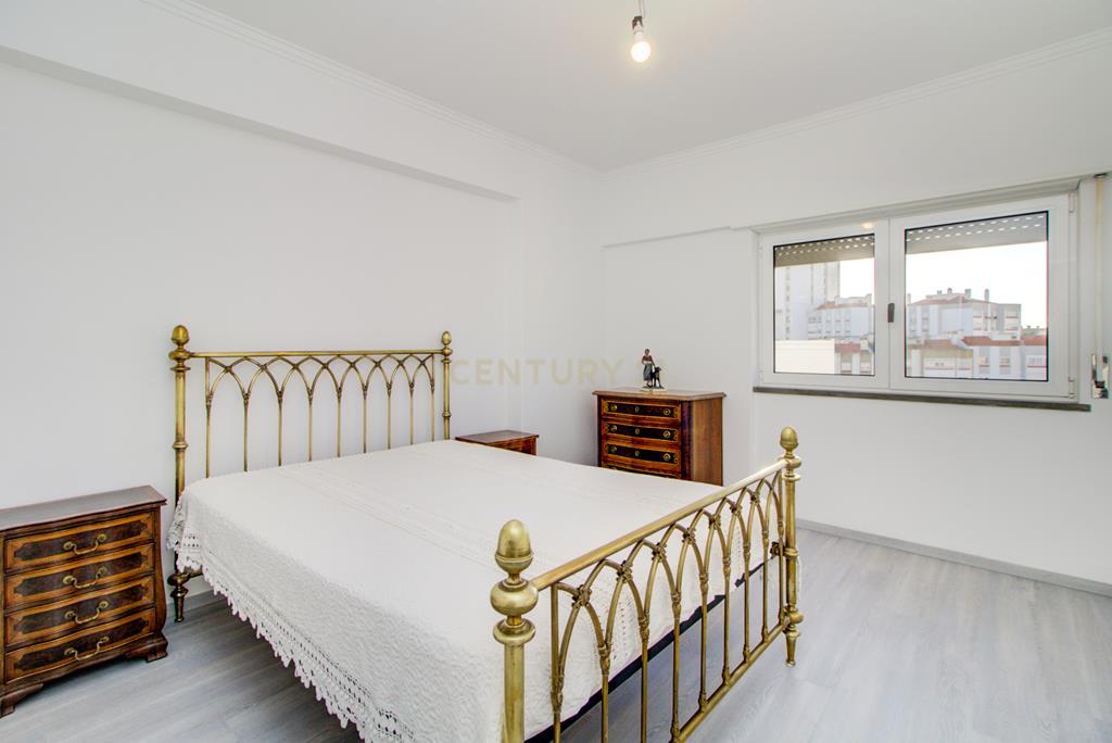 ARRENDA APARTAMENTO T2 -86 M2- COM ELEVADOR, EM MIRAFLORES, LINDA-A-VELHA - Image 12