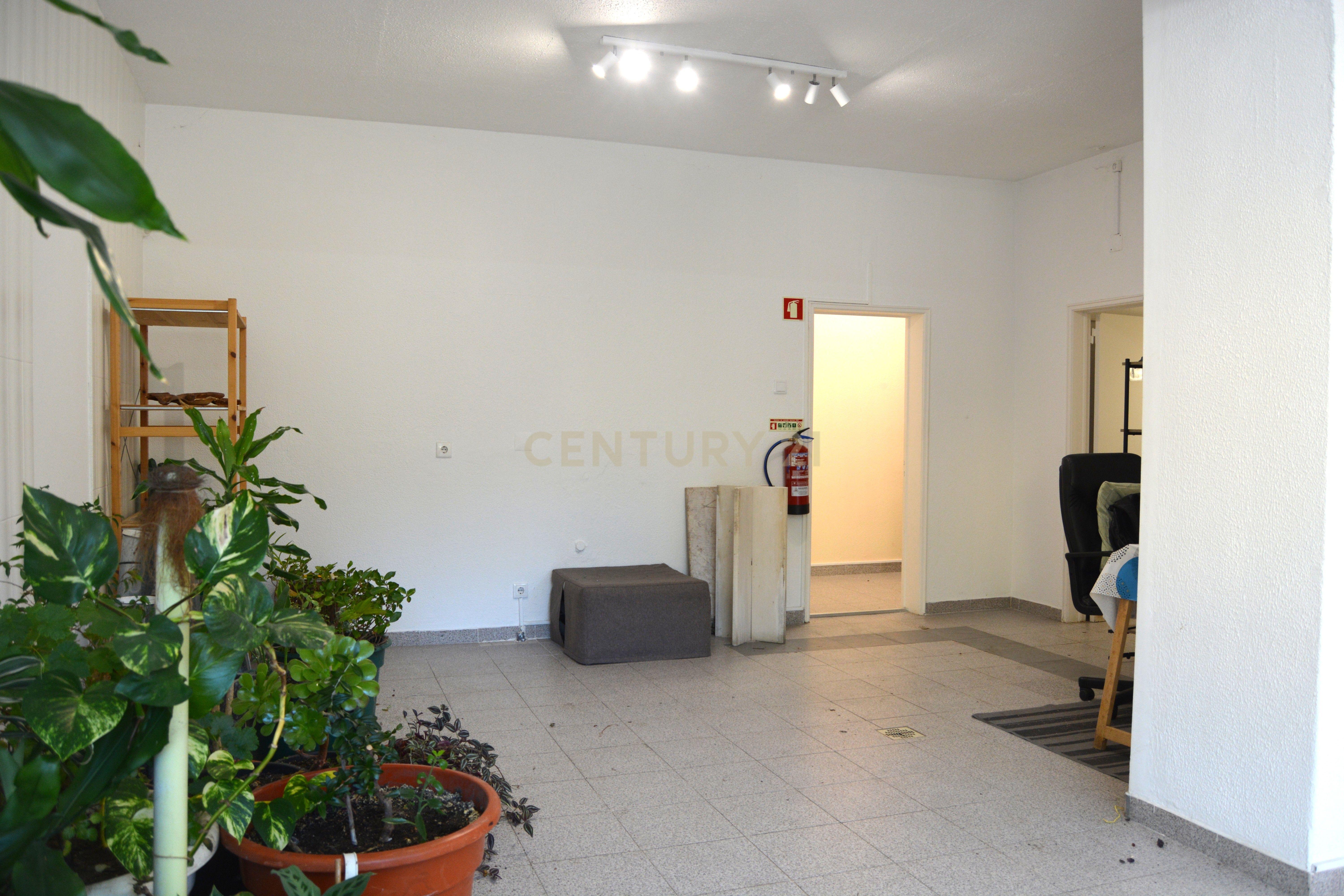 Fotografia 3 de Loja para arrendar em Benfica - Oportunidade Única!