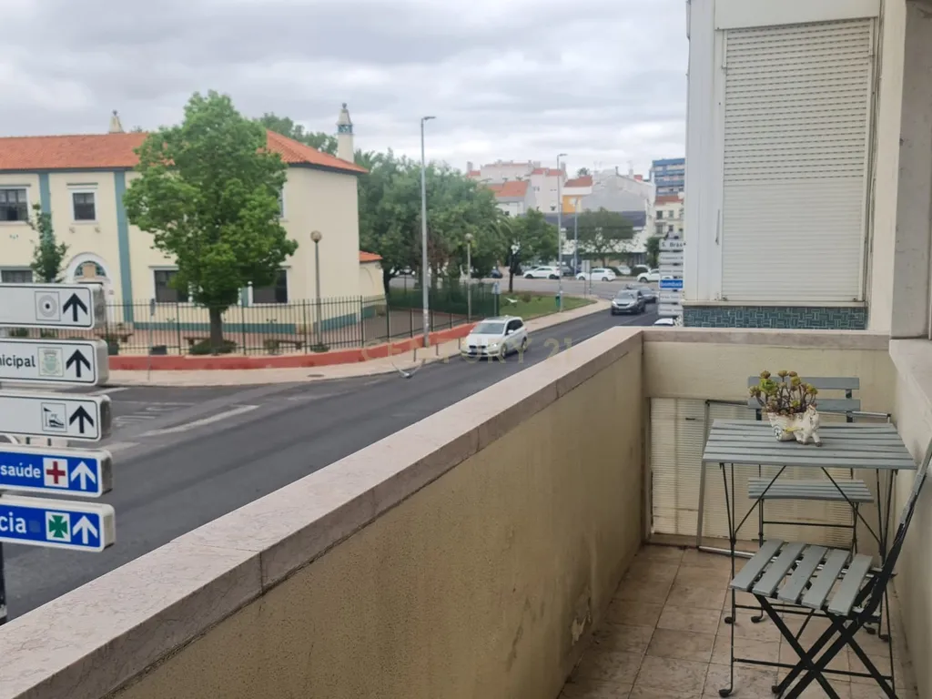 Apartamento T3 com 82m² na Amadora – Excelente Estado e Localização Privilegiada - Image 14