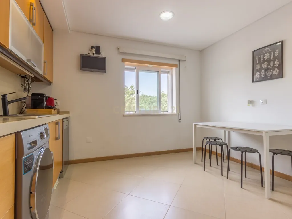 Apartamento T3 | Palhais – Barreiro | R/C – 145m2 - Image 10