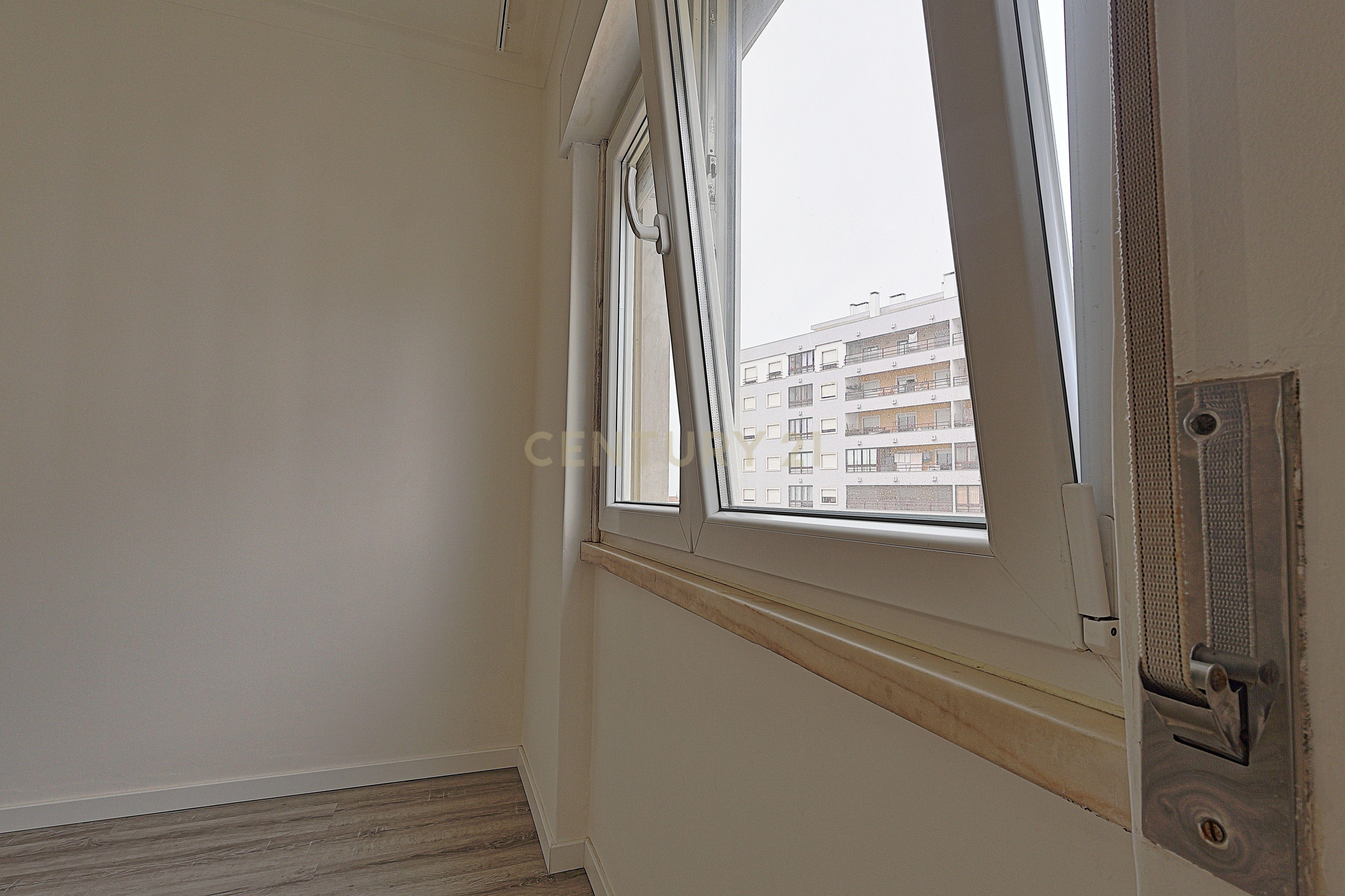 Fotografia 7 de T2 Remodelado com Elevador | 86 m² | Aranguês – Setúbal