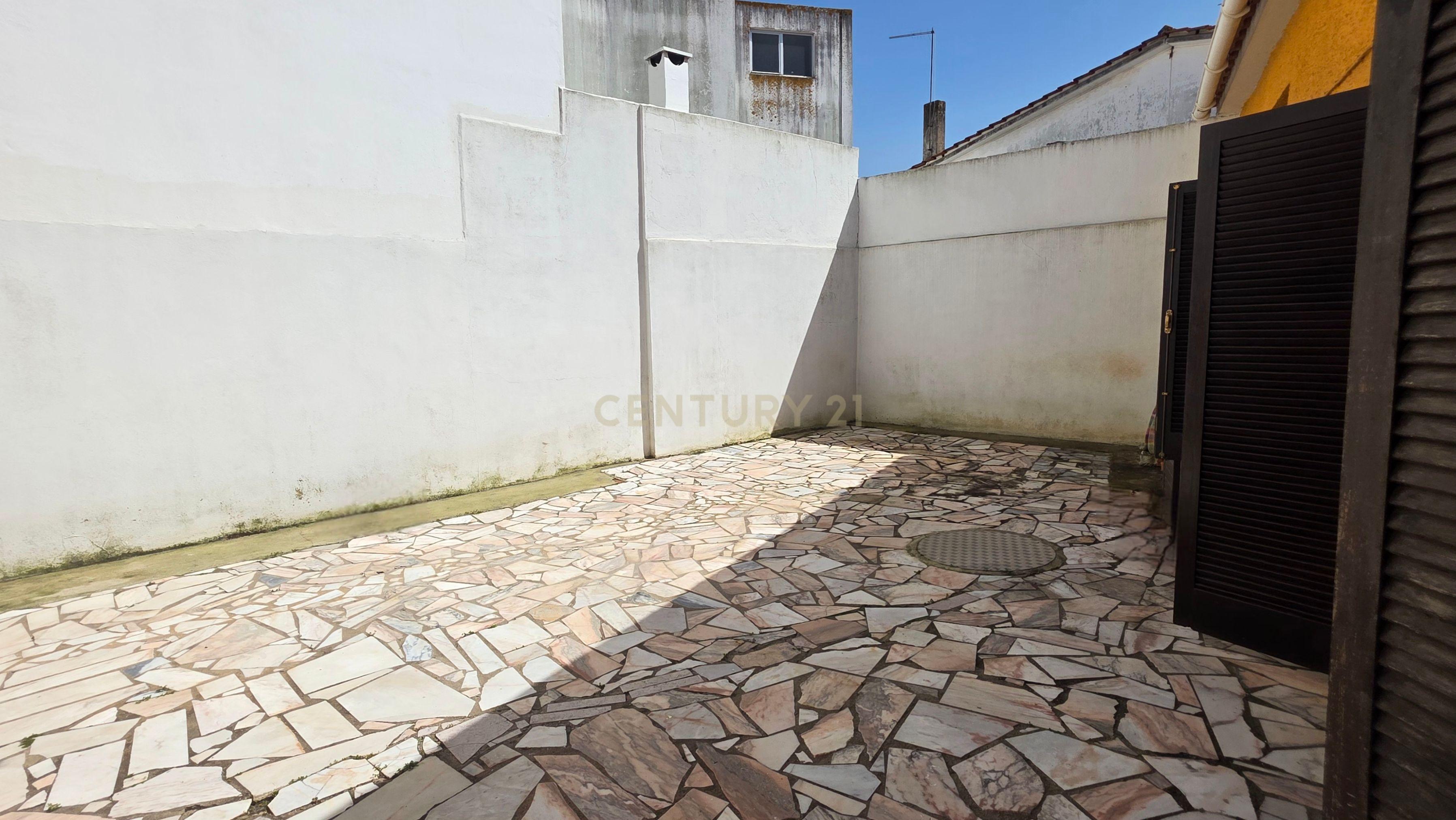 Moradia T5 - Torres Vedras (Dois Portos e Runa) - Image 7
