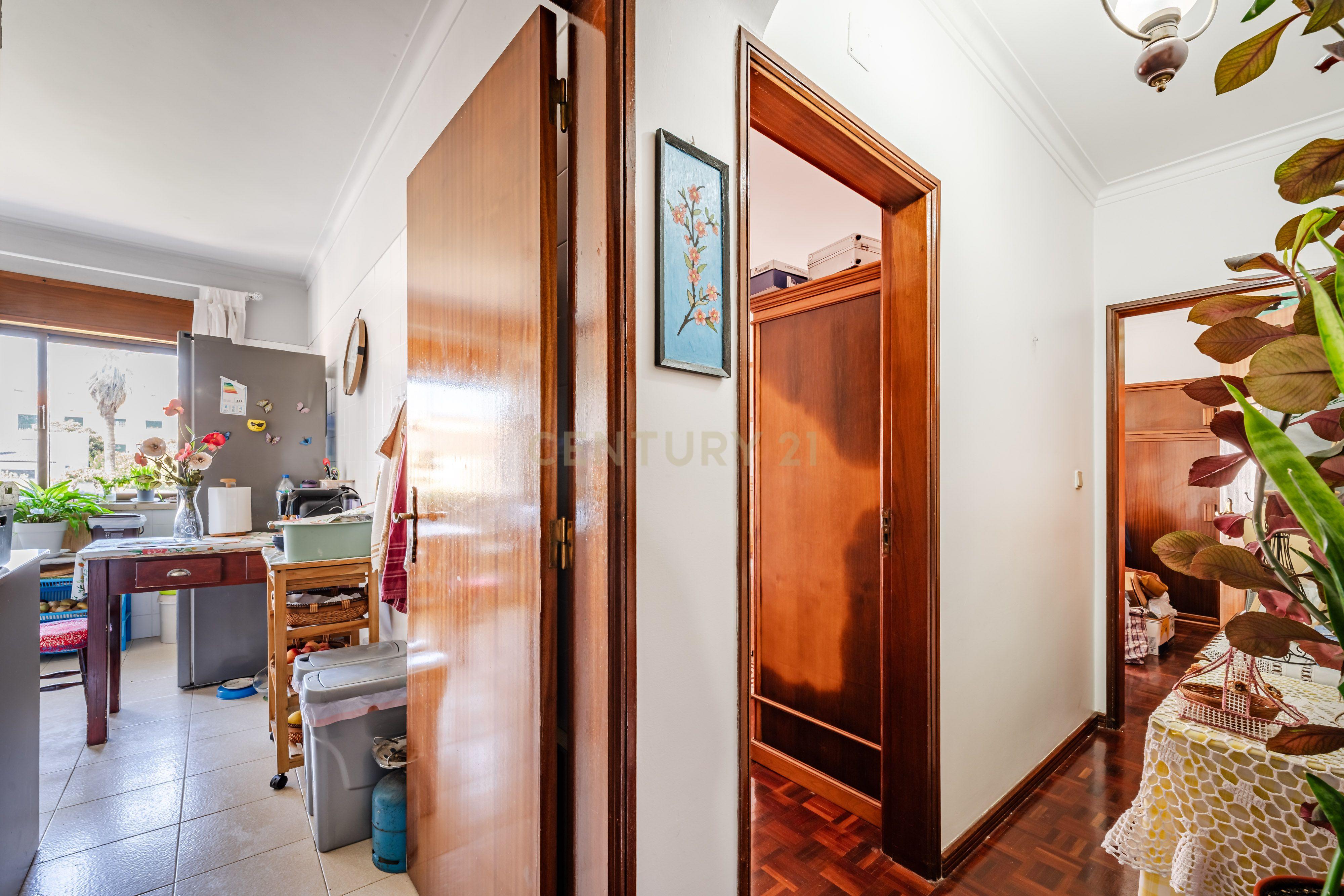 Fotografia 9 de Apartamento T2 em Algueirão Mem Martins com EXCELENTE LOCALIZAÇÃO