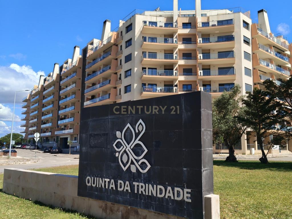 Fantástico T3, dois lugares de parqueamento e arrecadação - River Terraces, Seixal - Image 1