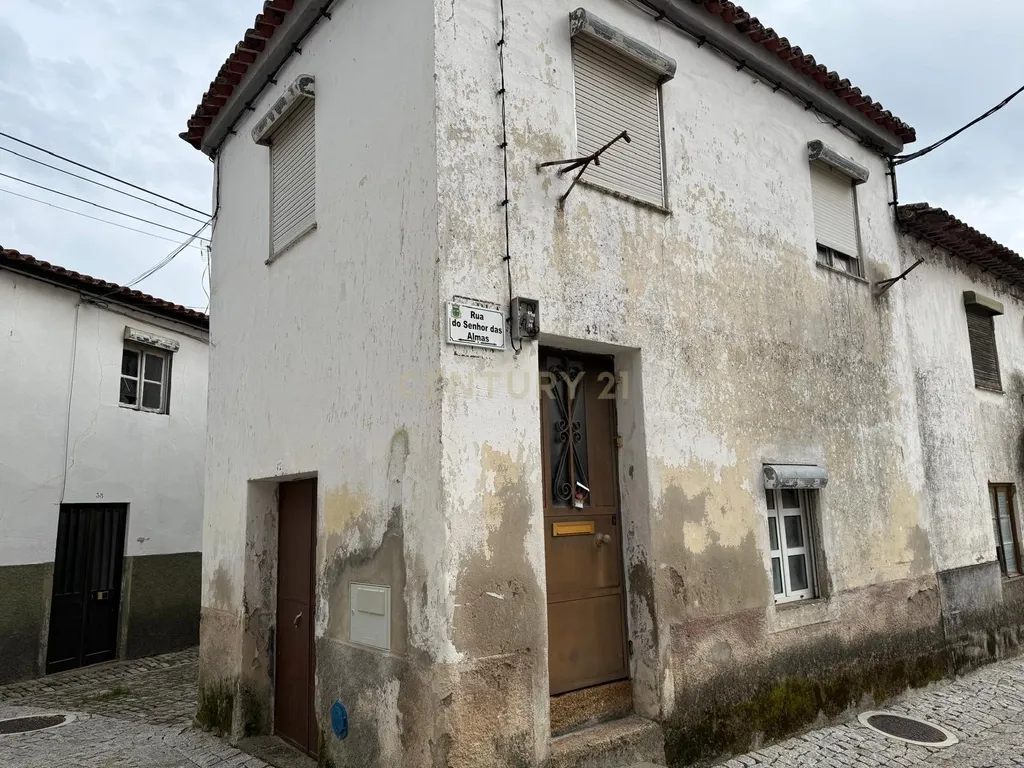 Moradia T1, Tinalhas, Castelo Branco - Image 1