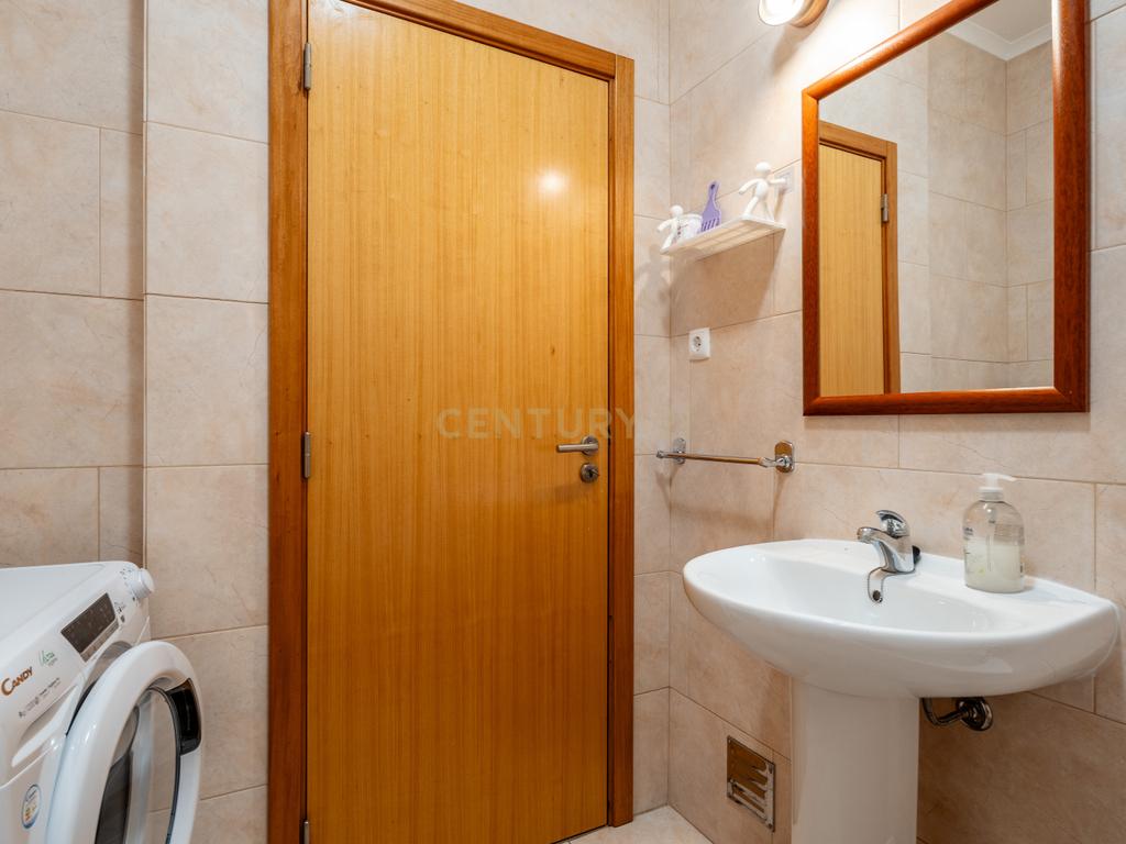 OPORTUNIDADE UNICA EM ALCANTARILHA - APARTAMENTO PARA VIVER OU RENTABILIZAR, PERTO DE TODOS OS SERVIÇOS E COMODIDADES - Image 12