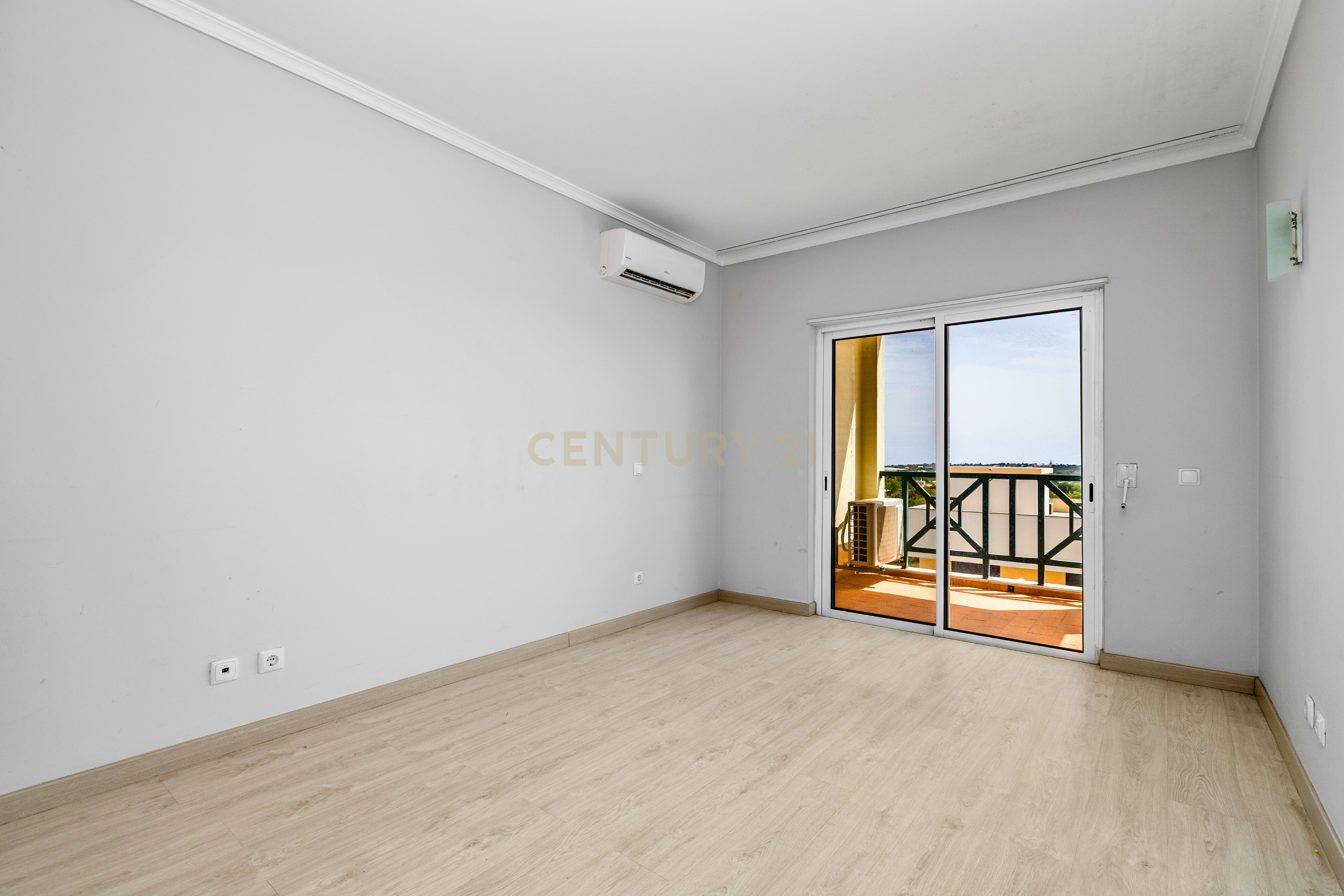 Apartamento T4 à venda em Faro — foto 18